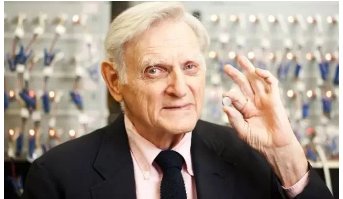 97歲，他因鋰電池獲諾貝爾獎