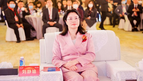 中創(chuàng)新航董事長(zhǎng)劉靜瑜：公司目標(biāo)是進(jìn)入全球前三｜鋰電大咖說(shuō)③