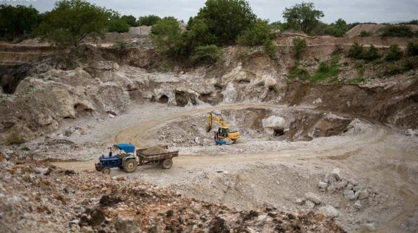 碳酸鋰逼近15萬元/噸關口，有云母提鋰龍頭醞釀減產(chǎn)至年底