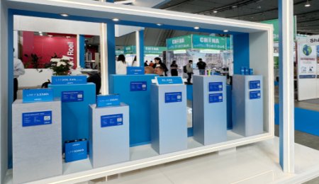 “曬肌肉”！力神半固態電池亮相歐洲車展